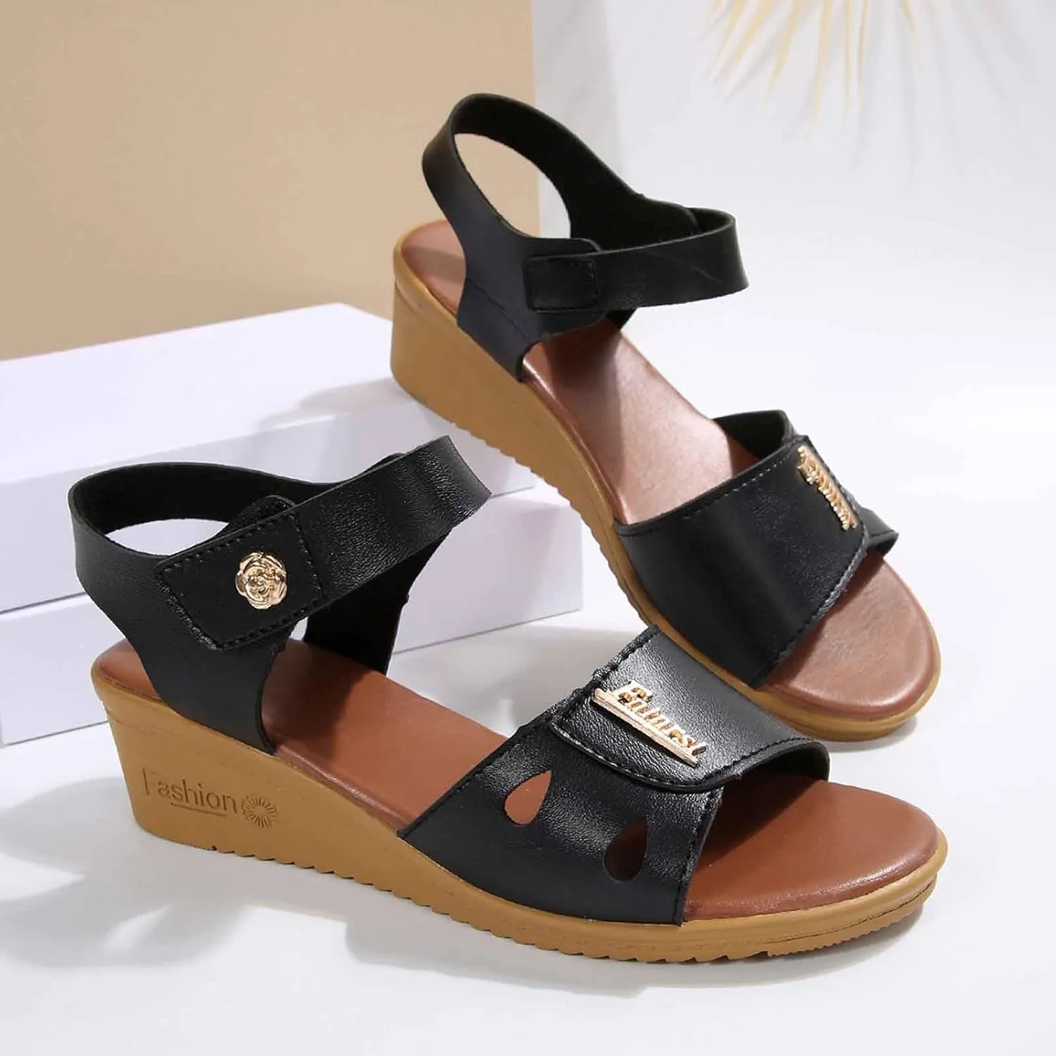 Elegant Women's Sandals for Summer Comfort Stylish Wedge Design Trendy Outdoor Footwear Perfect for Casual
