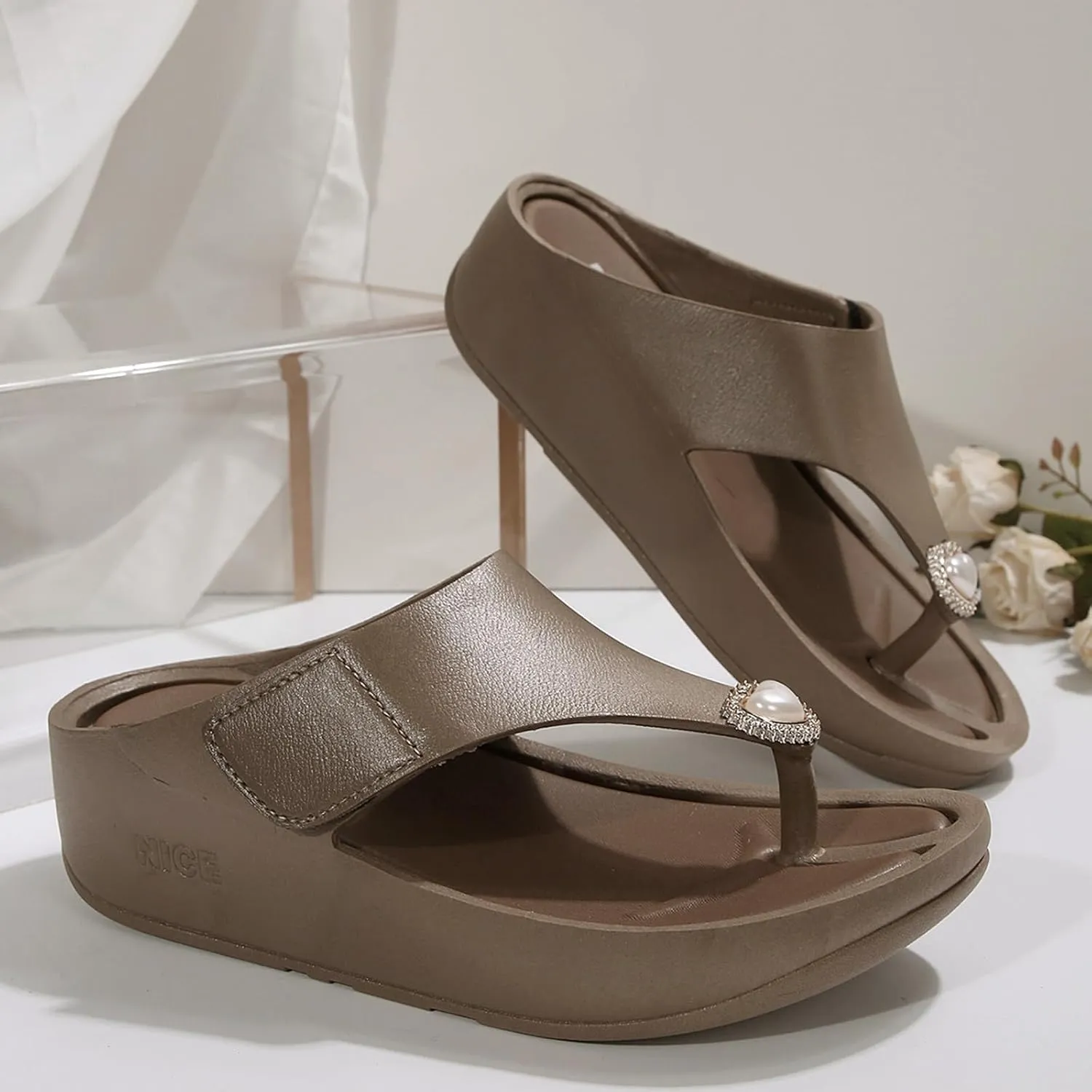 Stylish Beach Sandals for Women Comfortable Summer Footwear Vacation Flat Slippers Seaside Sandals