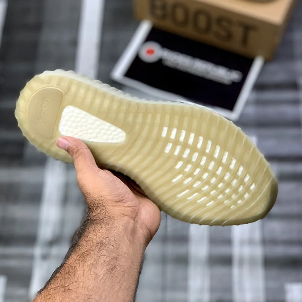 Yeeezzyy 350 v2 (Tail Light)