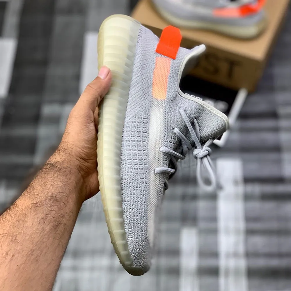Yeeezzyy 350 v2 (Tail Light)