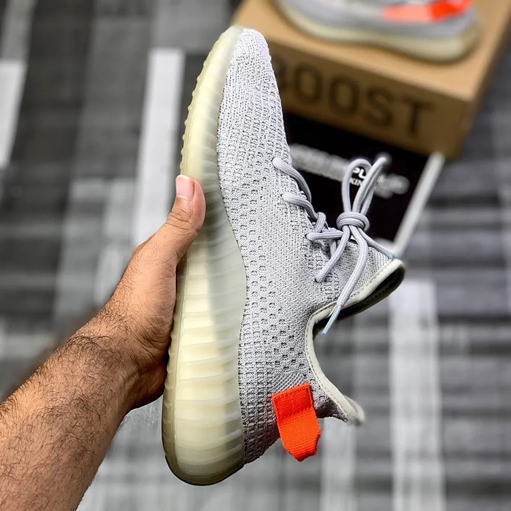Yeeezzyy 350 v2 (Tail Light)